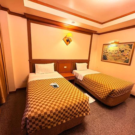 Taksilahotel Maha Sarakham Buitenkant foto