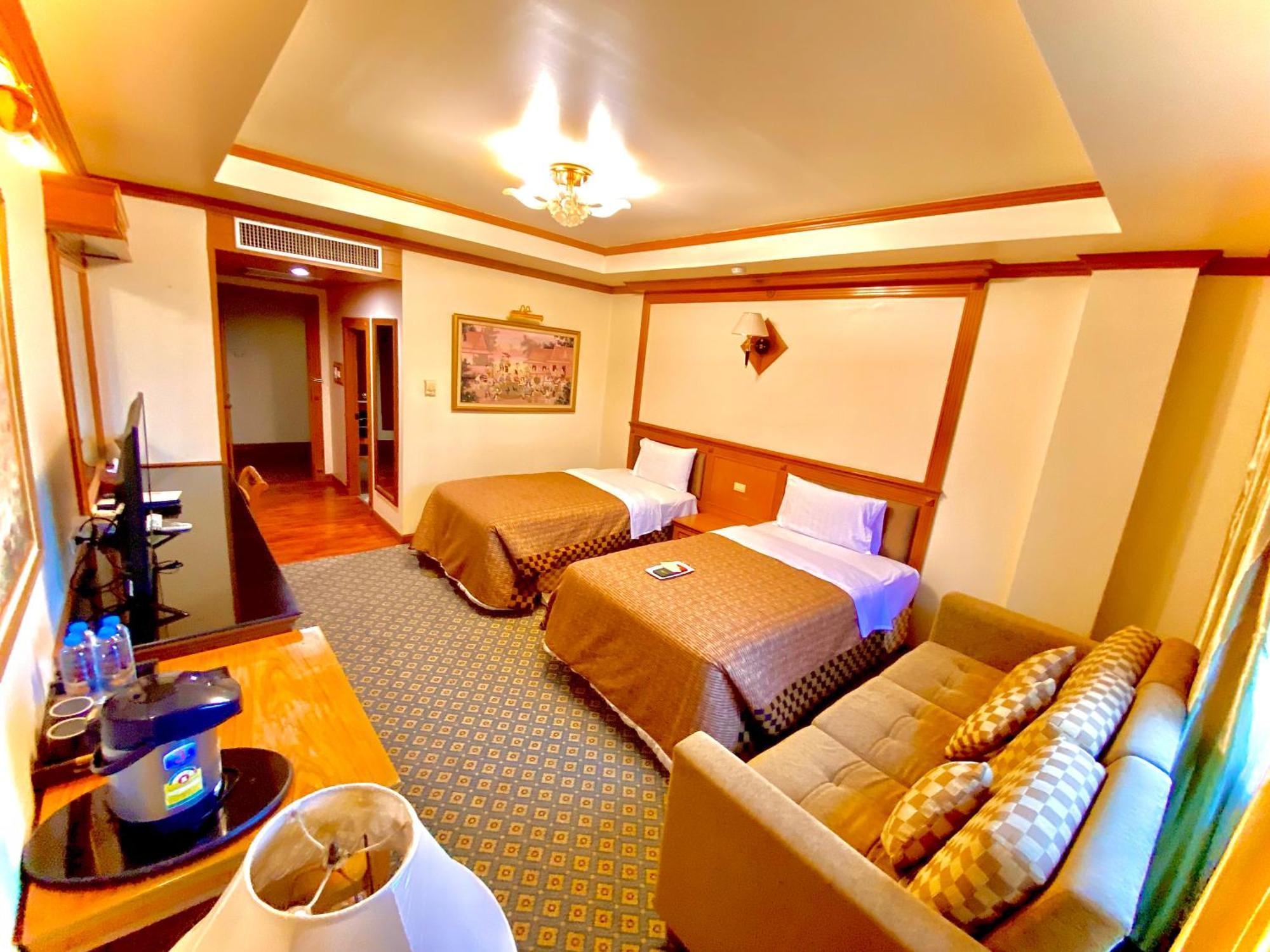Taksilahotel Maha Sarakham Buitenkant foto