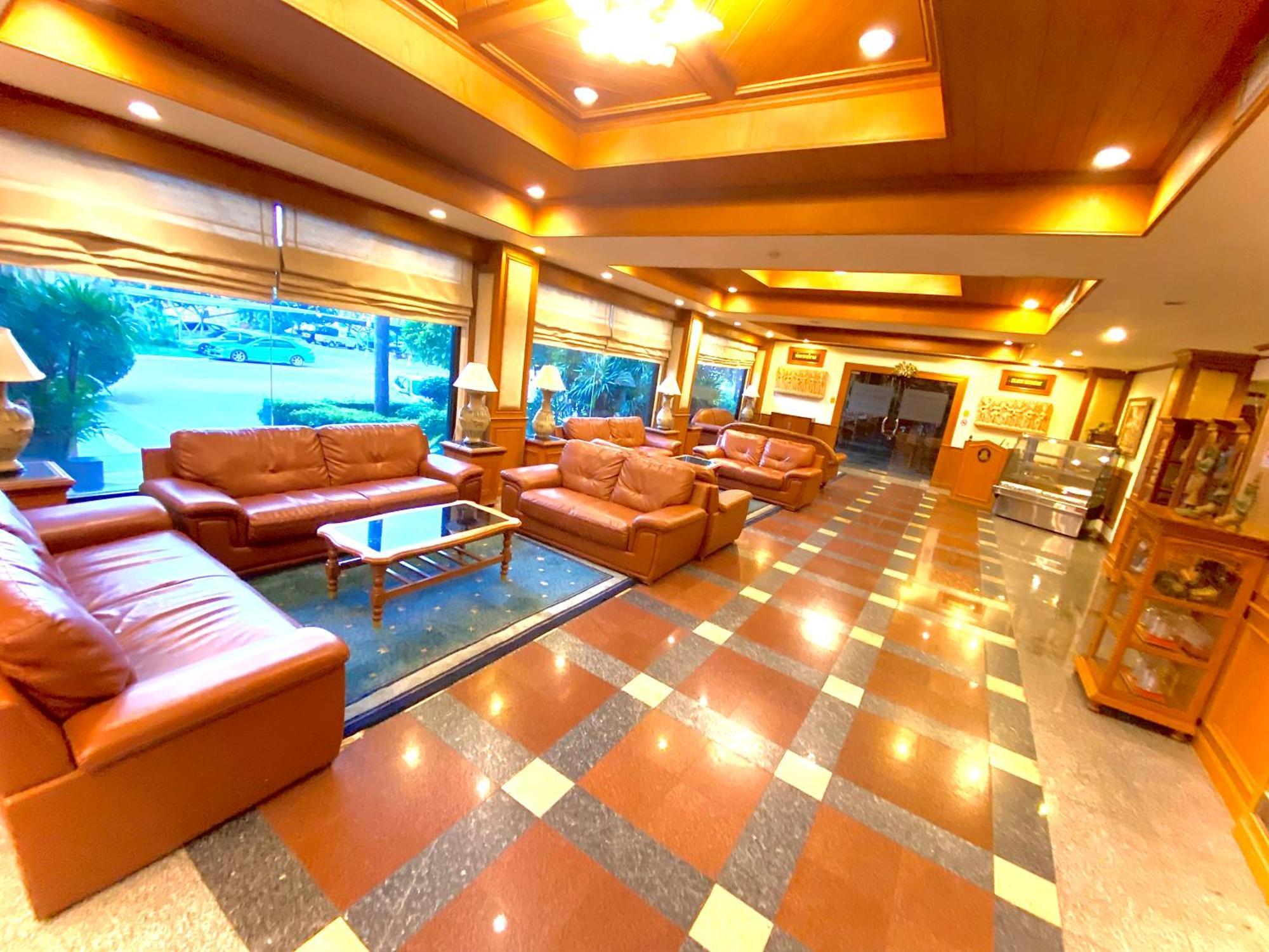 Taksilahotel Maha Sarakham Buitenkant foto