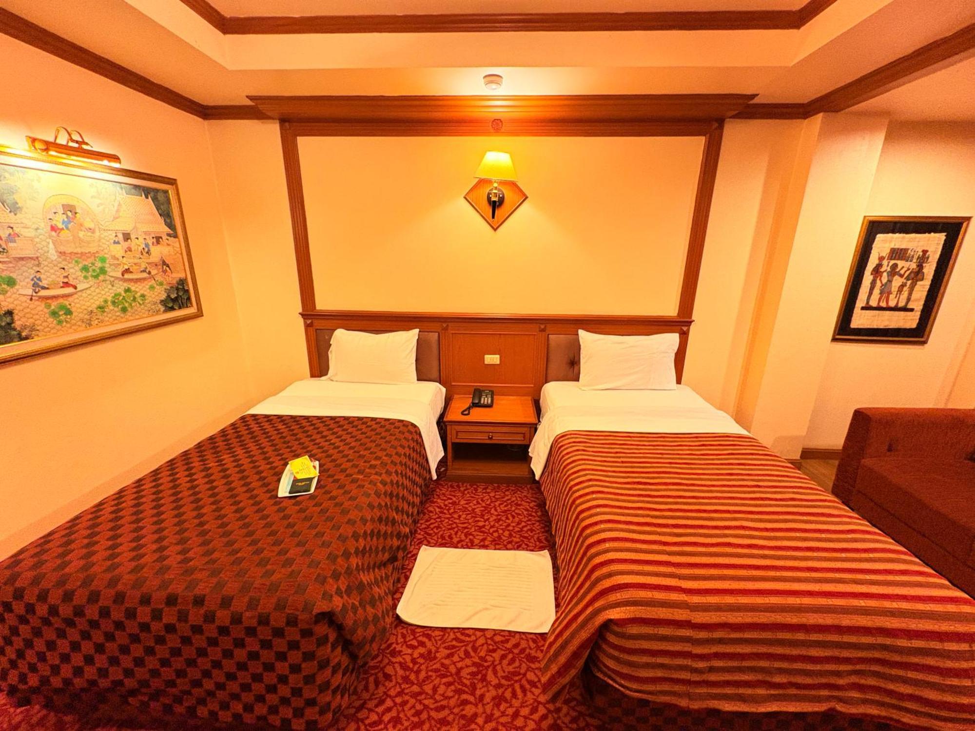 Taksilahotel Maha Sarakham Buitenkant foto
