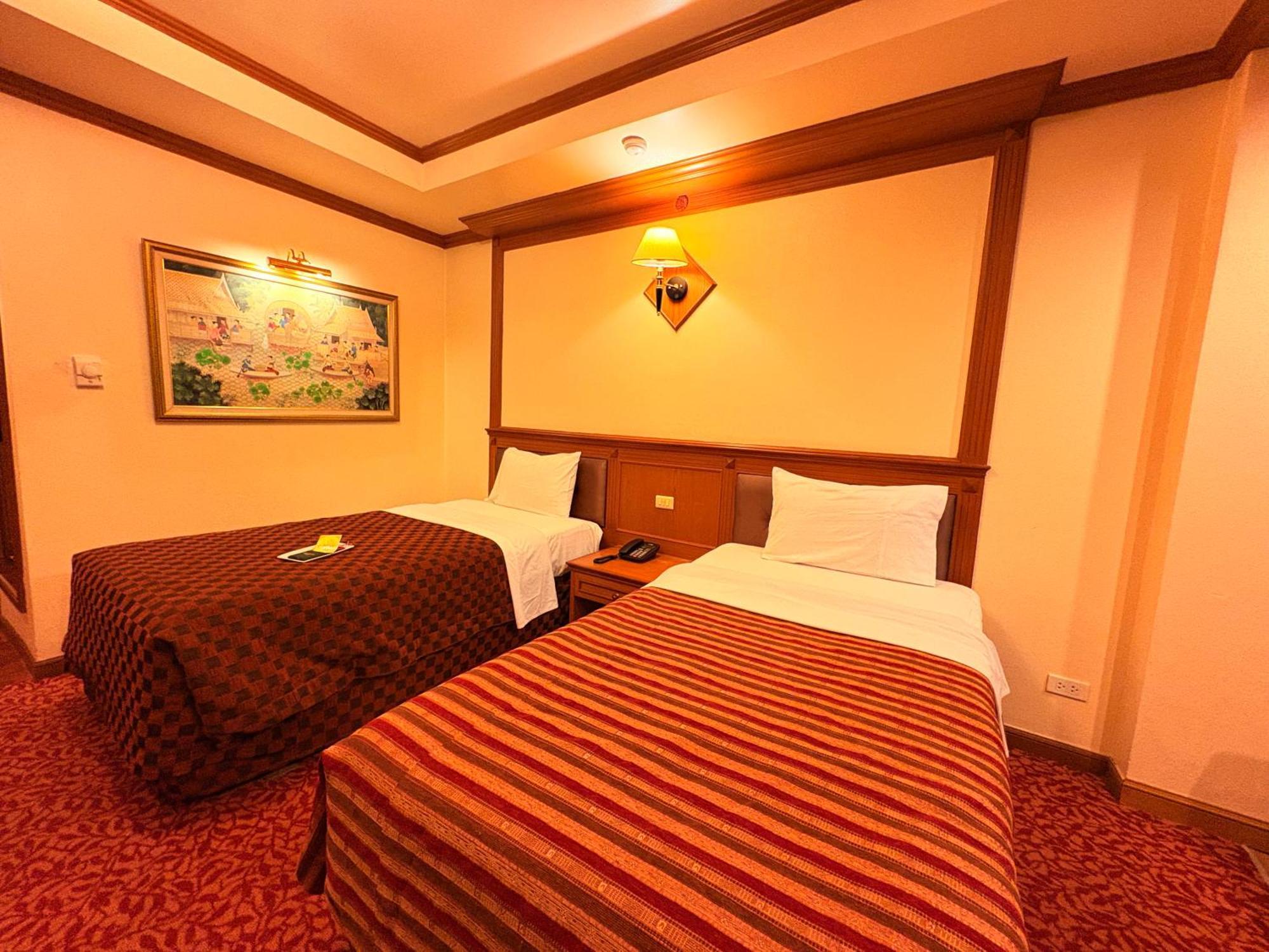 Taksilahotel Maha Sarakham Buitenkant foto