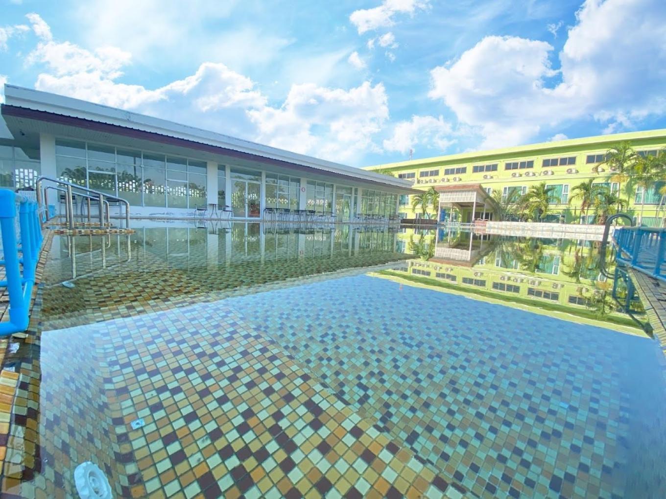 Taksilahotel Maha Sarakham Buitenkant foto