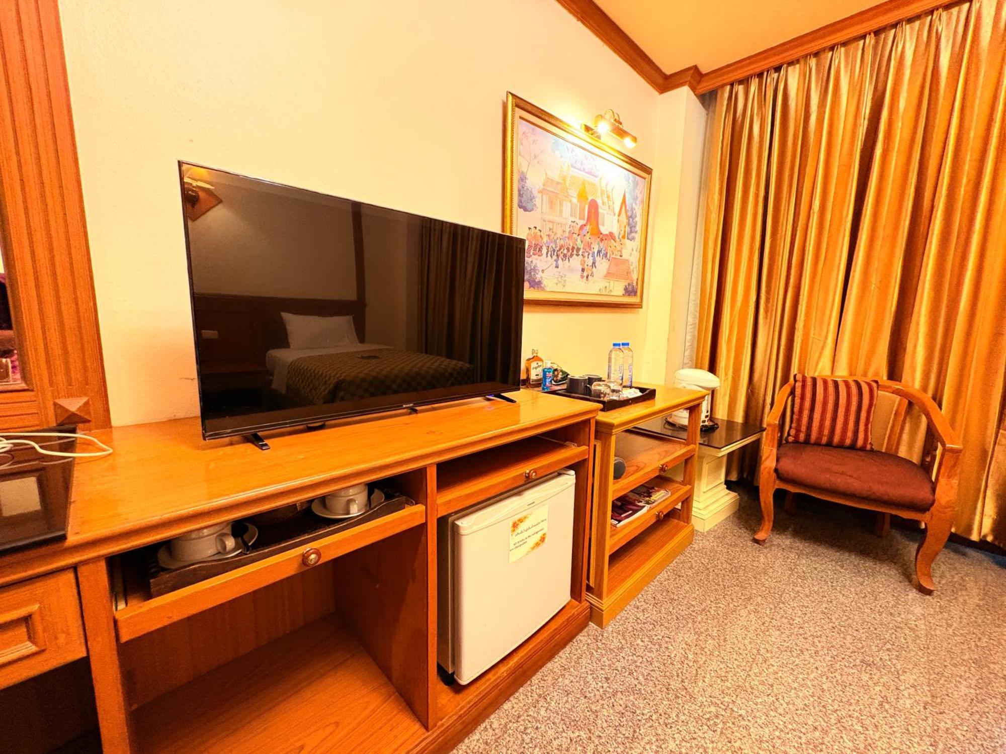 Taksilahotel Maha Sarakham Buitenkant foto