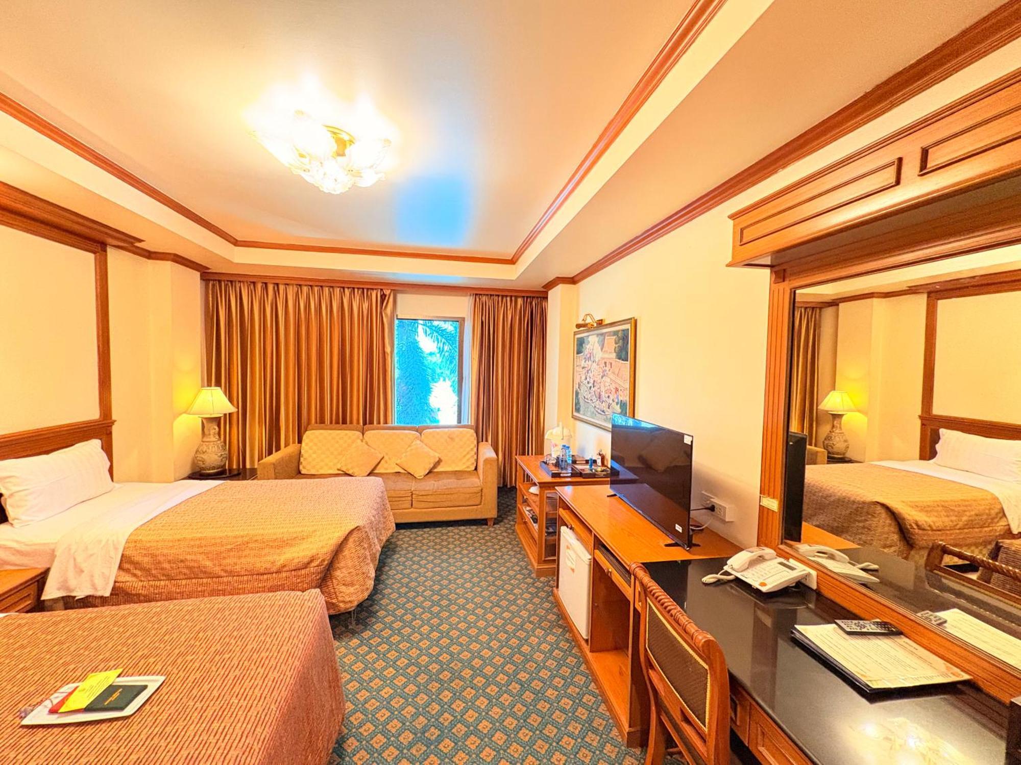 Taksilahotel Maha Sarakham Buitenkant foto