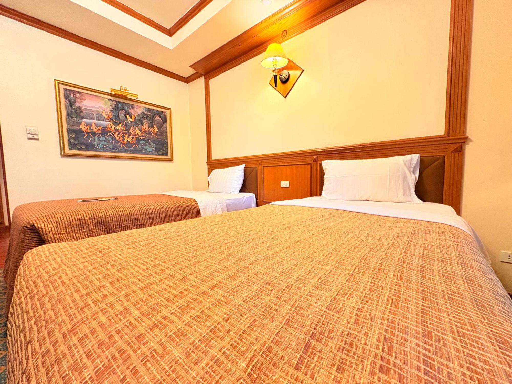 Taksilahotel Maha Sarakham Buitenkant foto
