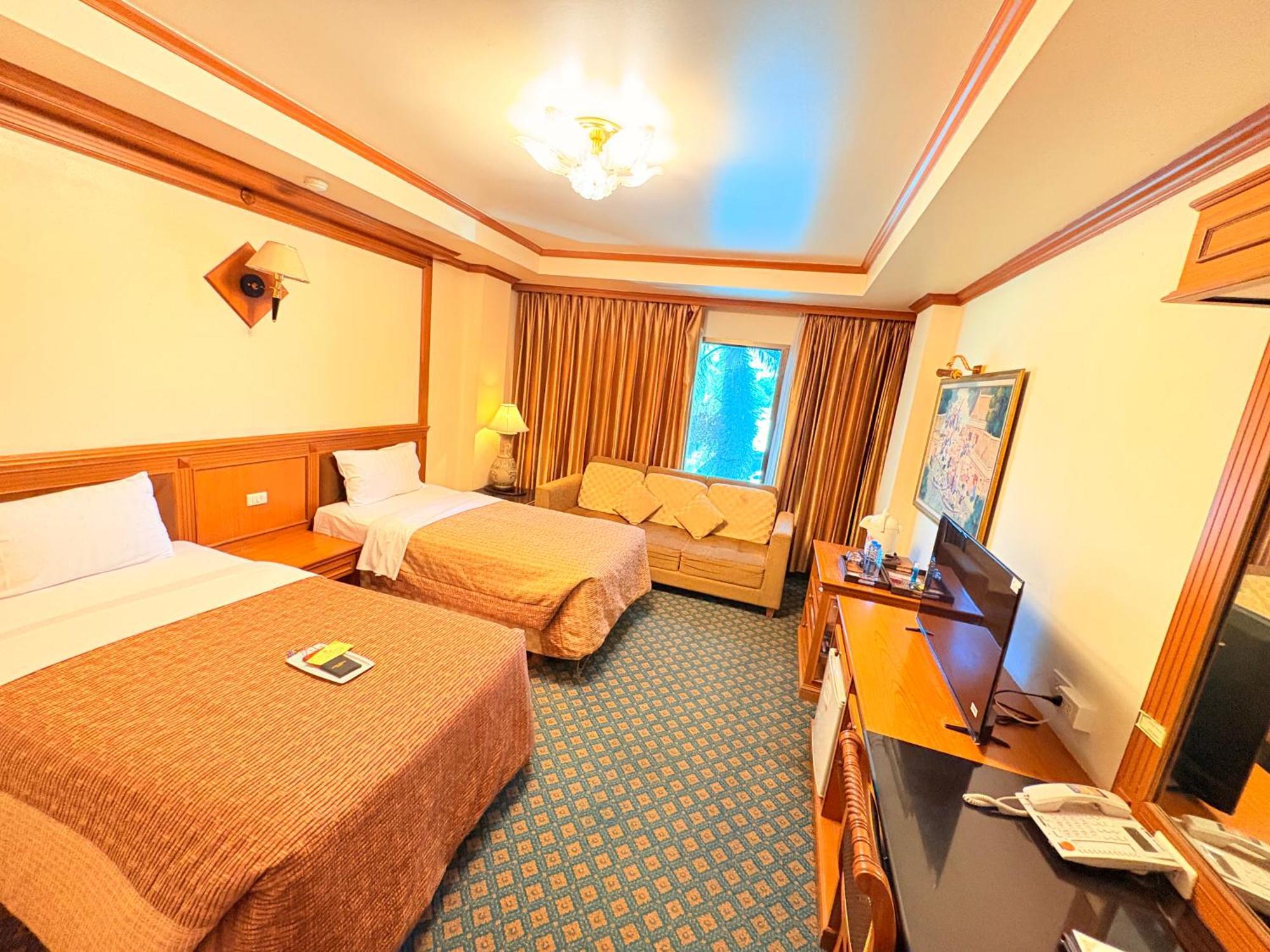 Taksilahotel Maha Sarakham Buitenkant foto