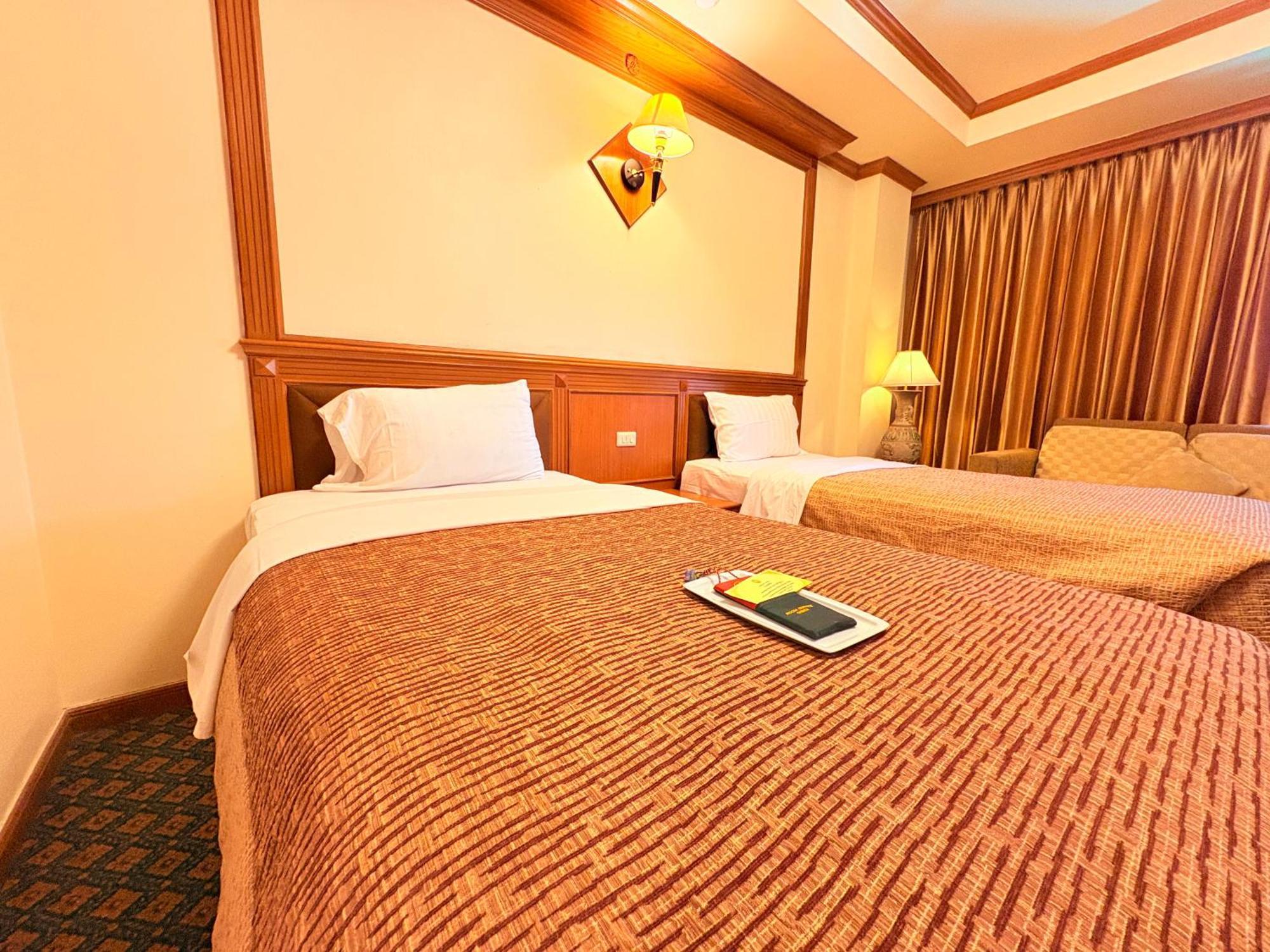 Taksilahotel Maha Sarakham Buitenkant foto