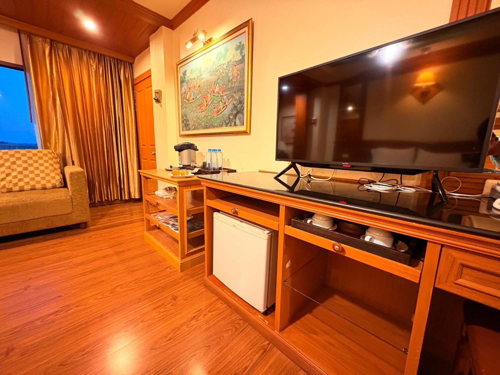 Taksilahotel Maha Sarakham Buitenkant foto
