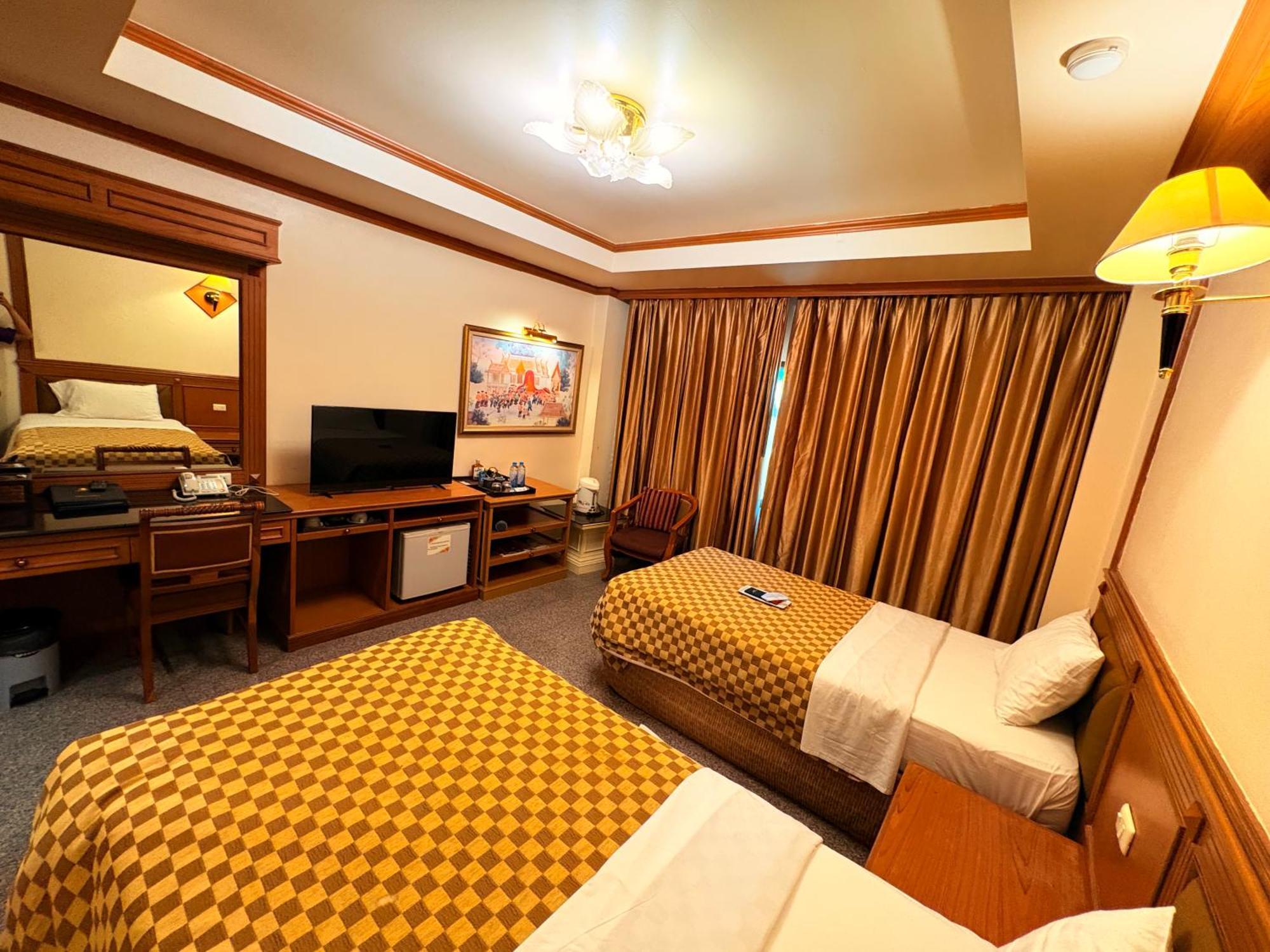 Taksilahotel Maha Sarakham Buitenkant foto